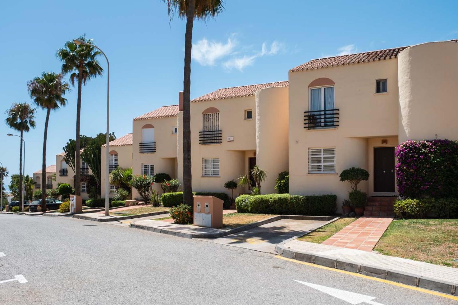 Family & Beach Apartments Mijas Costa & Fuengirola By Alfresco Stays El Faro Zewnętrze zdjęcie